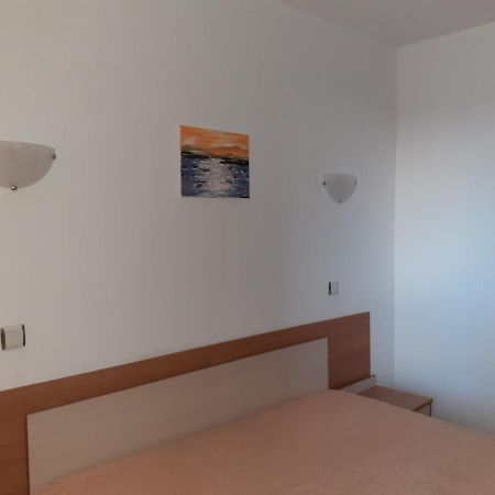 Апартамент Полюси 1 Pantai Sunny Luaran gambar