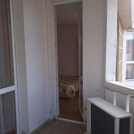Апартамент Полюси 1 Pantai Sunny Luaran gambar