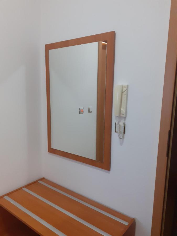Апартамент Полюси 1 Pantai Sunny Luaran gambar
