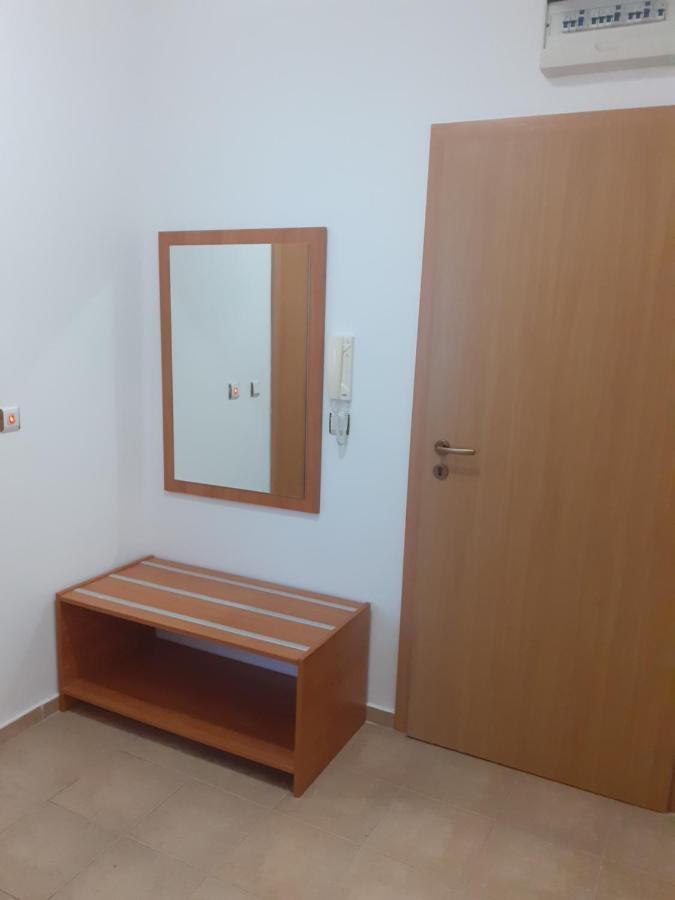 Апартамент Полюси 1 Pantai Sunny Luaran gambar